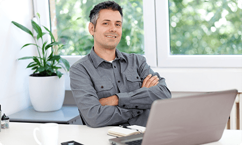 Agile mobile application development lifecycle including UI design, app testing, and App Store deployment